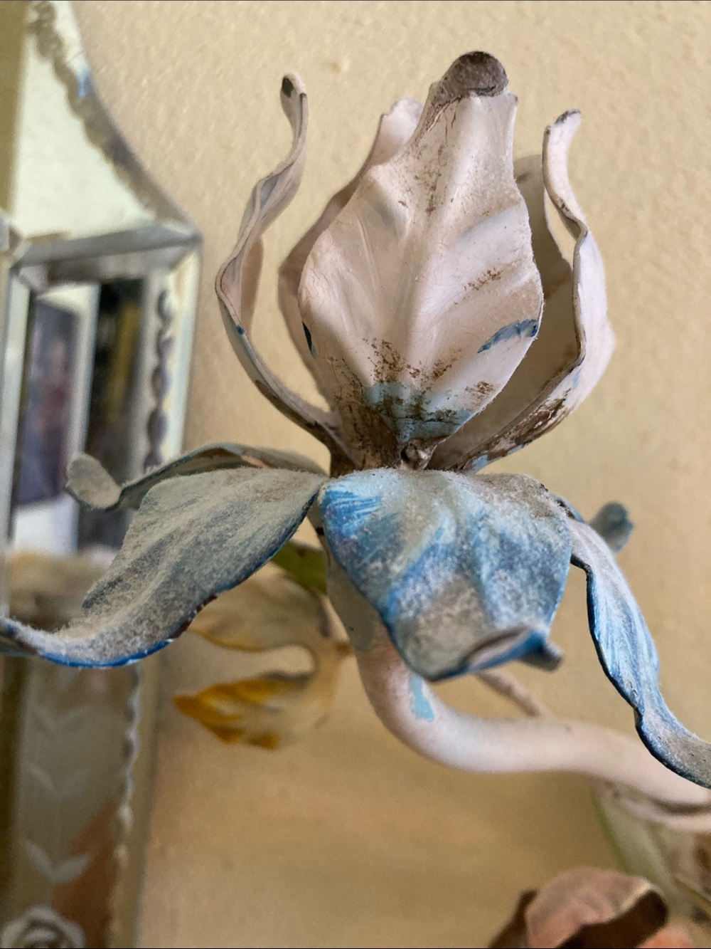 ITALIAN TOLEWARE CANDLE SCONCES - Picture 6 of 6